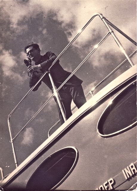 De reporters van het INR hadden hun eigen yacht van waarop zij reportages maakten over, ja, wat zij zagen van op het yacht eigenlijk.